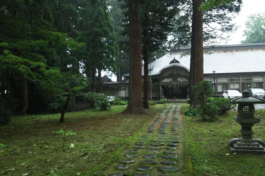 羽黒山斎館