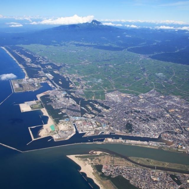 酒田北港緑地展望台（港ものしり館）