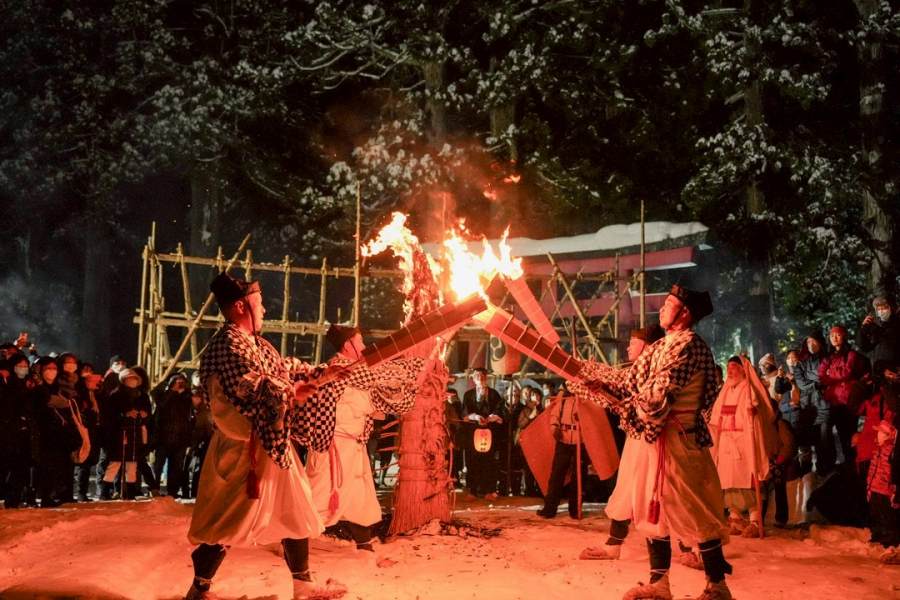 出羽三山神社 松例祭　12月31日-1月1日
