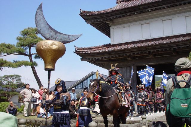 松山まつり（中山神社祭典武者行列）