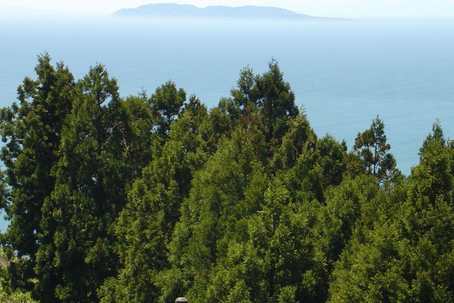 天魄山山頂より　粟島