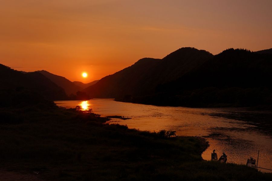 夕景の地としても知られる最上峡