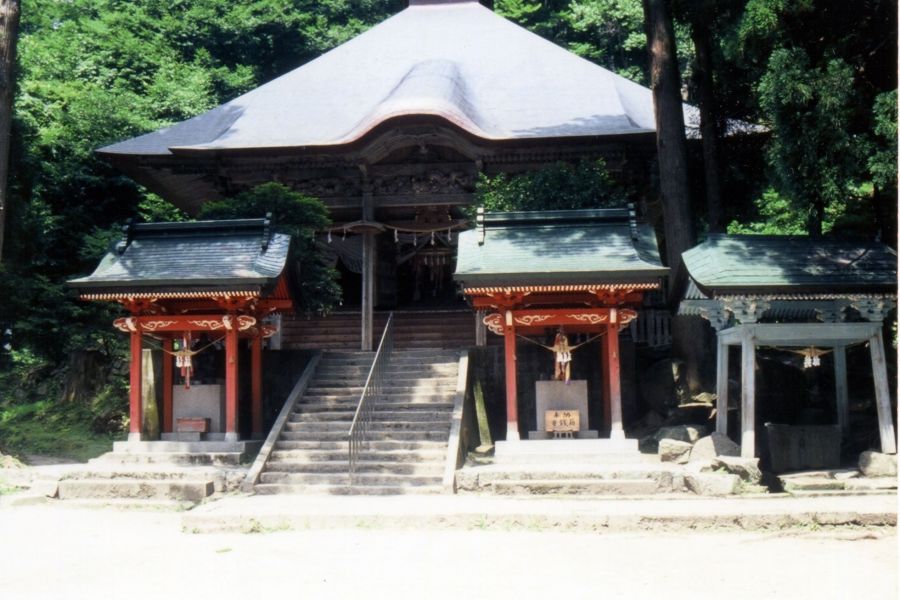 金峯神社中の宮