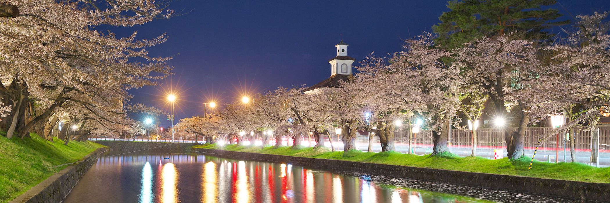 日本さくら名所100選「鶴岡公園」