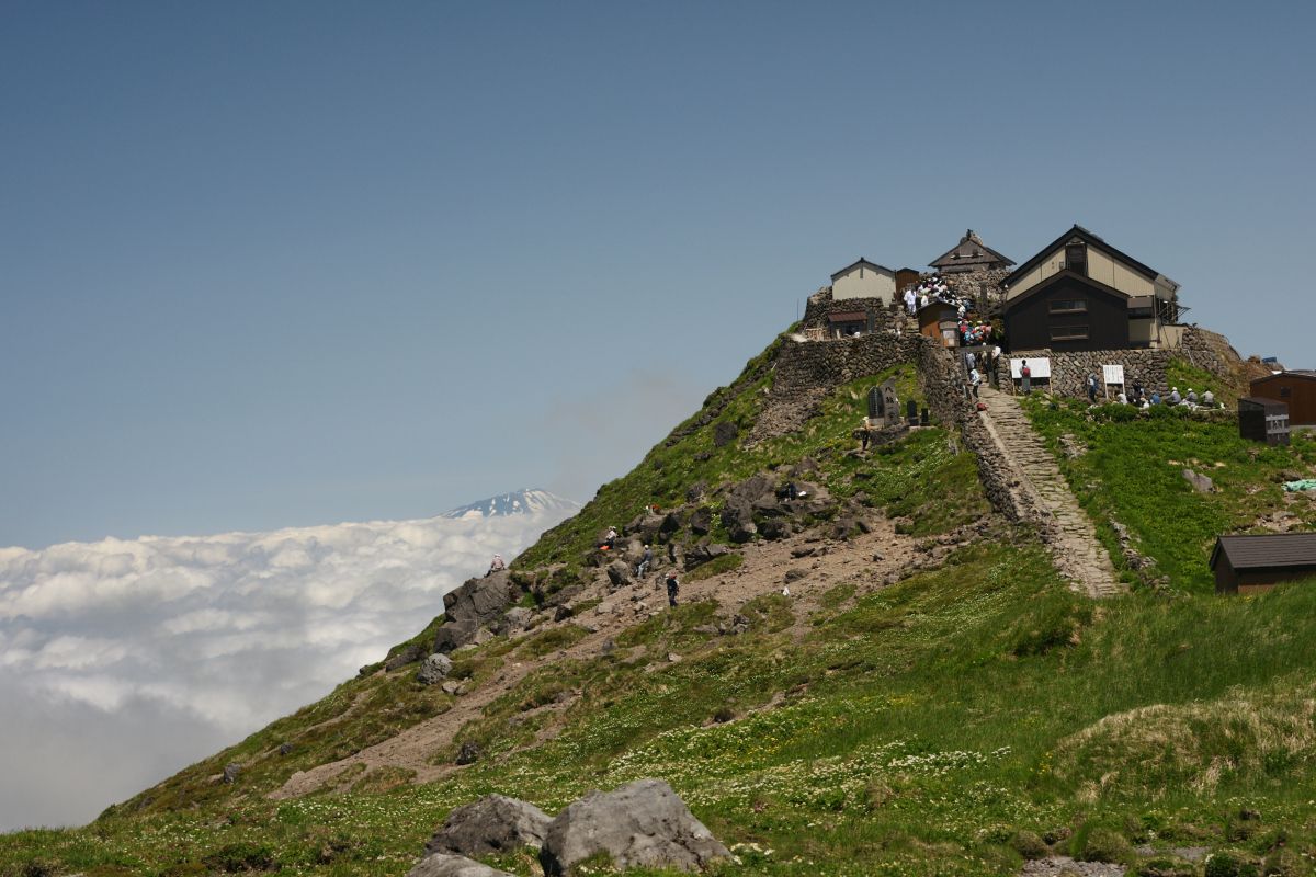 鳥海山・月山トレッキングに行こう