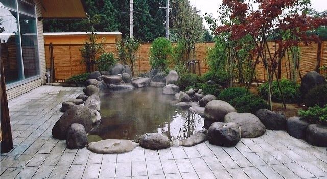 八森温泉「ゆりんこ」の露天風呂